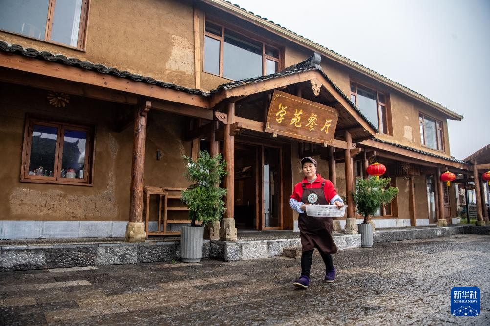 绝壁“天坑村”的美丽蝶变(图5)