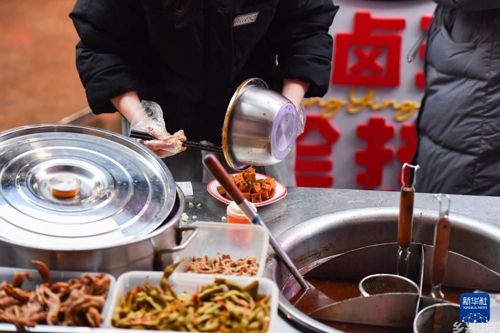 “小店”忙备货 消费新花样(图4)