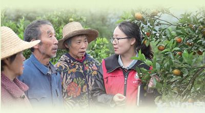 在广袤田野上绽放青春之花(图1)