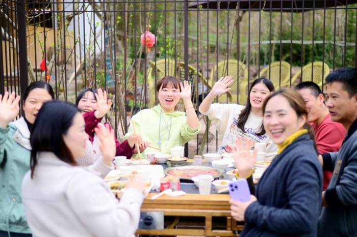简阳第二届赏花季活动现场1.jpg