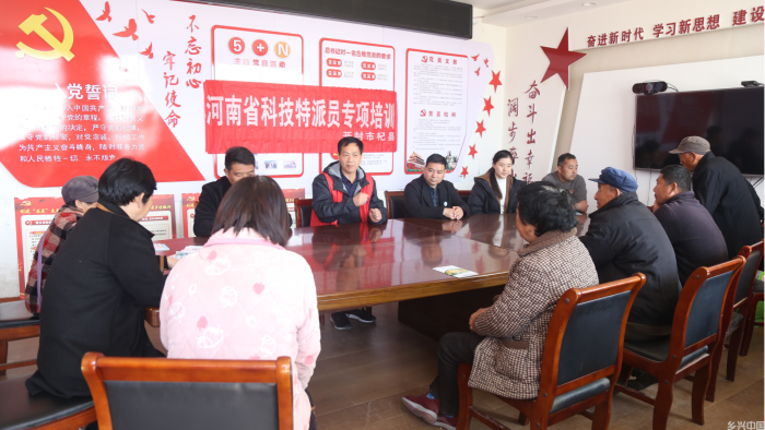科技服务为蔬菜产业发展保驾护航(图1)