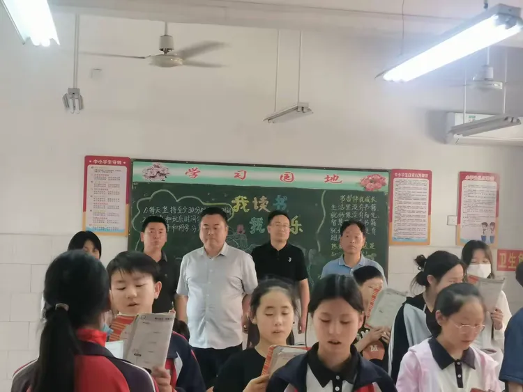 镇长亲临校园，共绘小招备考新篇章(图3)