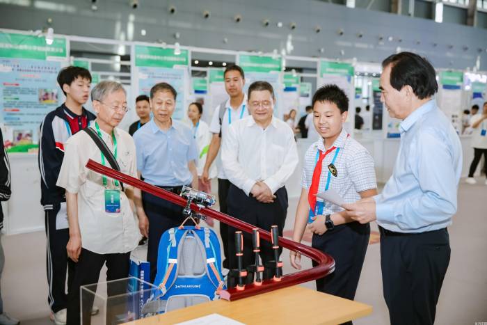 第二十七届全国发明展览会在石家庄隆重举行(图24)