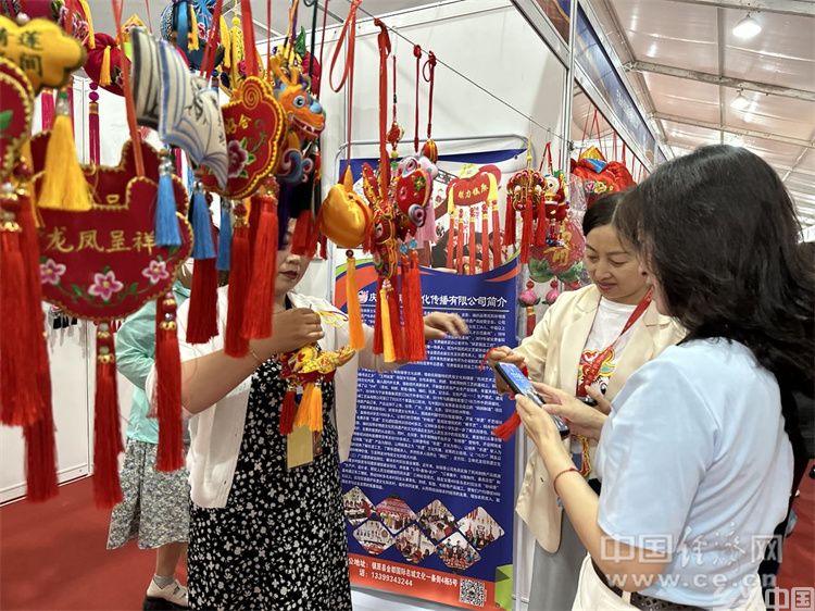 香约庆阳 端午非遗花式香包“扮靓”老区(图8)
