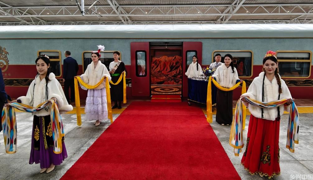旅游列车集体亮相!在中华文明风景线上徜徉(图1)
