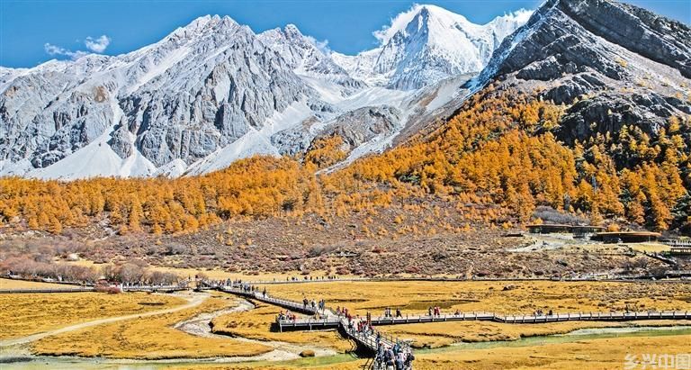 迈向旅游强国(图1)