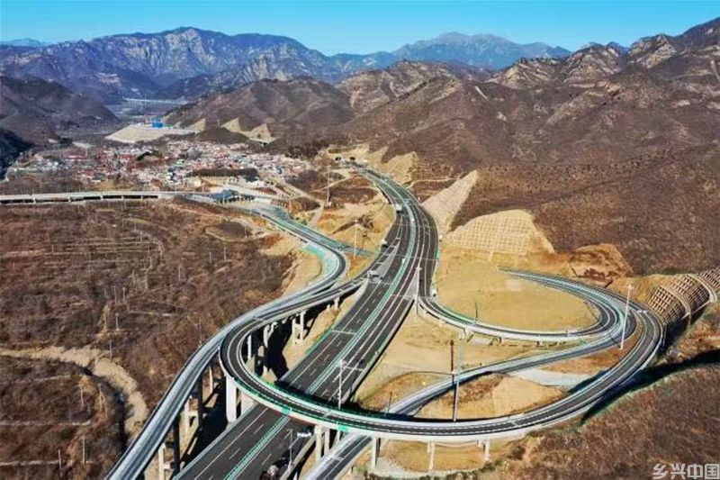 京蔚高速今日全线通车 河北涿鹿县与北京实现1小时通达(图1)
