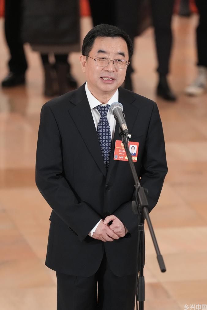 聚焦第三场“委员通道”(图3)