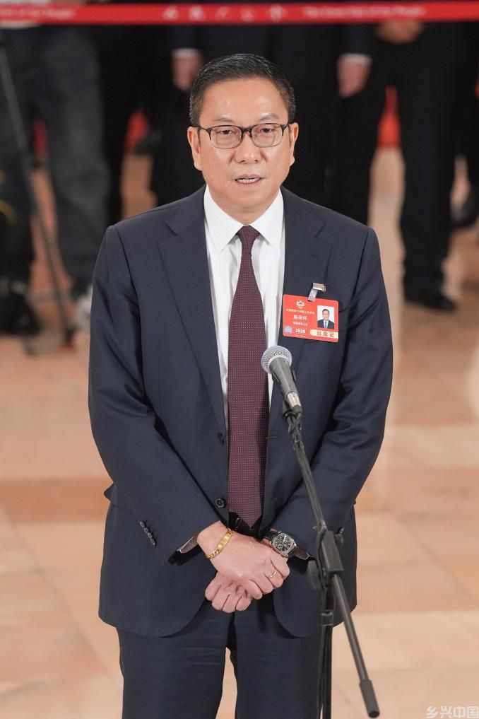 聚焦第三场“委员通道”(图19)