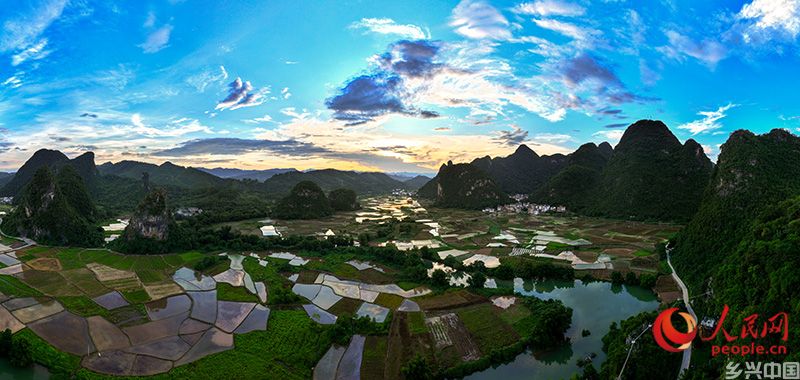 阳朔龙村风光。人民网 雷琦竣摄