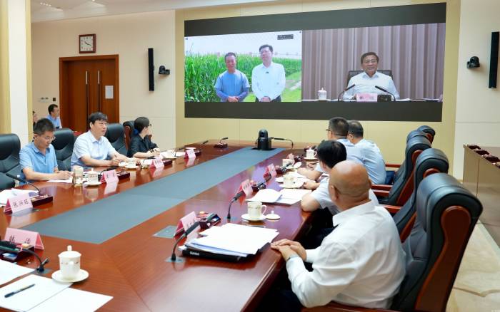 农业农村部召开防汛抗旱救灾工作调度视频会强调 压紧压实各级责任 抓实抓细关键举措 全力以赴抗旱防汛保秋粮丰收(图2)