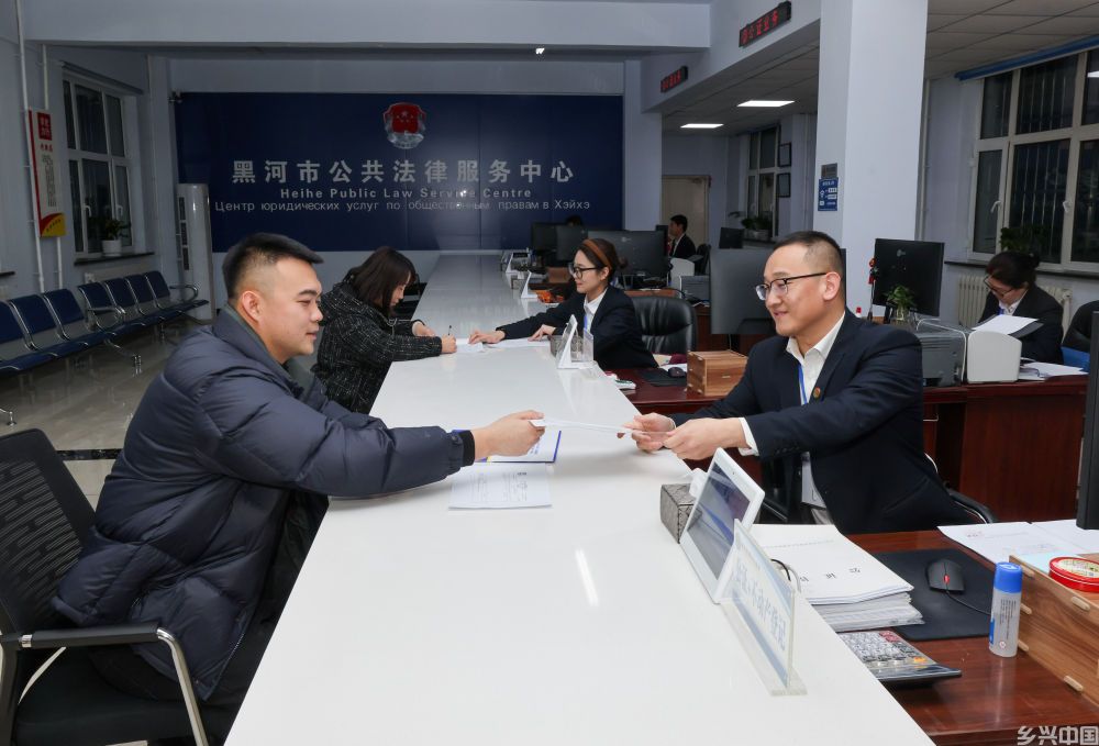 思想之光照亮法治航程——习近平法治思想引领新时代法治中国建设述评(图6)