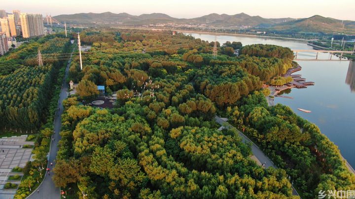 铺展绿水青山新画卷——习近平生态文明思想引领美丽中国建设迈出坚实步伐(图5)