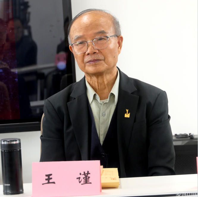 以诗为媒传精神！璐瑶诗集《铁人旗帜下的情愫》首发研讨会在京圆满举办​(图4)