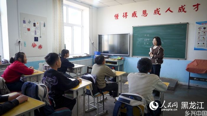 执手乡土三十五载 守护边疆花儿向阳开(图4)