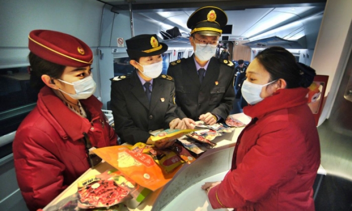 保障旅客“舌尖”上的安全
