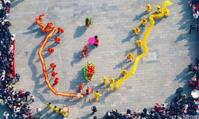 江苏淮安：舞动“中国龙” 非遗过大年