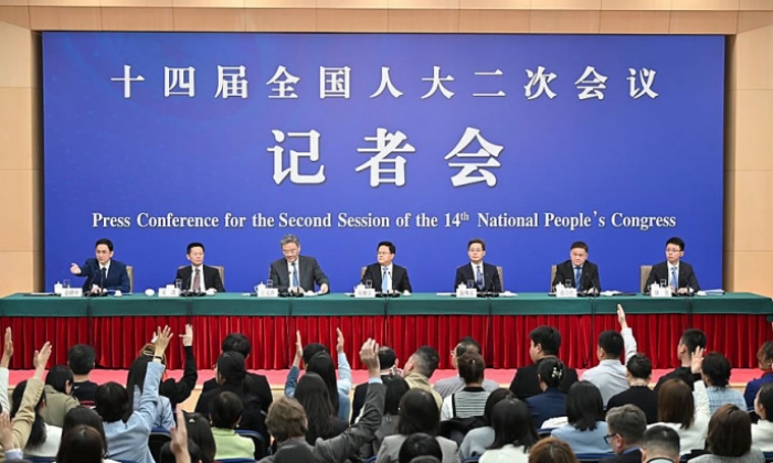 十四届全国人大二次会议举行经