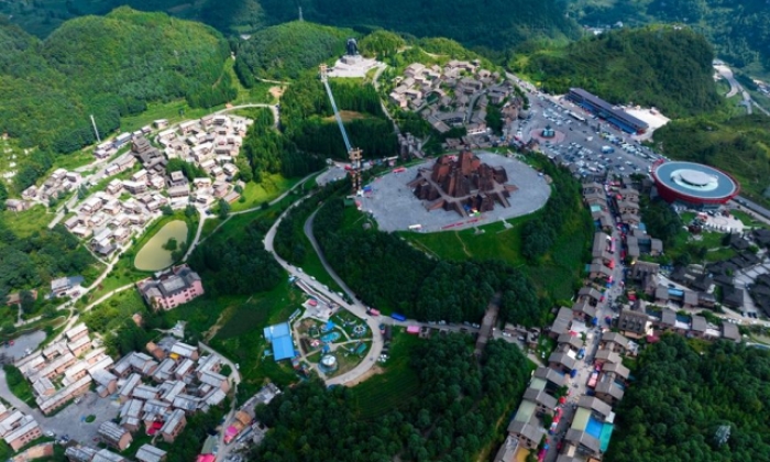 在清凉山水中“慢旅居”
