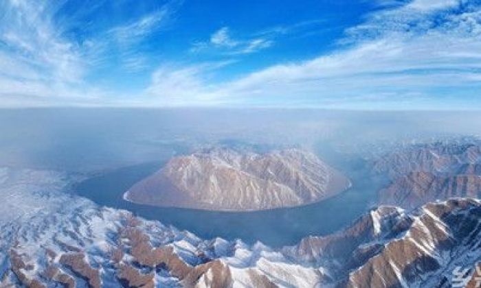 雪落黄河景如画